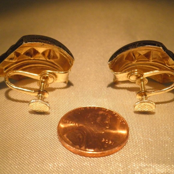 Vintage Coro Screw Back Gold Tone Earrings Green Rhinestones - Picture 4 of 5